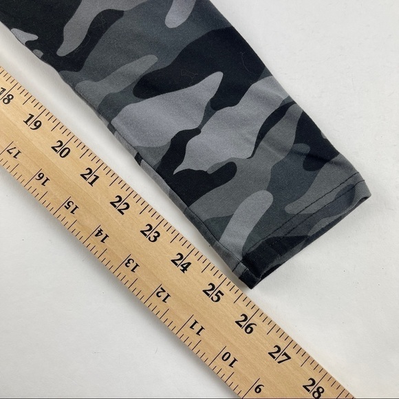 Wild Fable Crop Leggings Womens Small Gray Camo - Picture 7 of 8